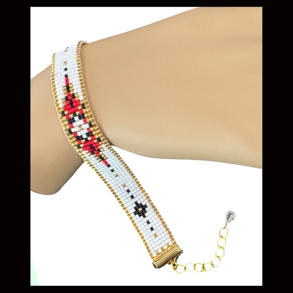 Hand crafted Beaded Bracelet Native American Floral Gold Accents - Picture 2 of 5